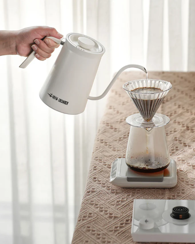MHW-3BOMBER Assassin Gooseneck Electric Kettle  بومبر كيتل كهربائي - Image 5